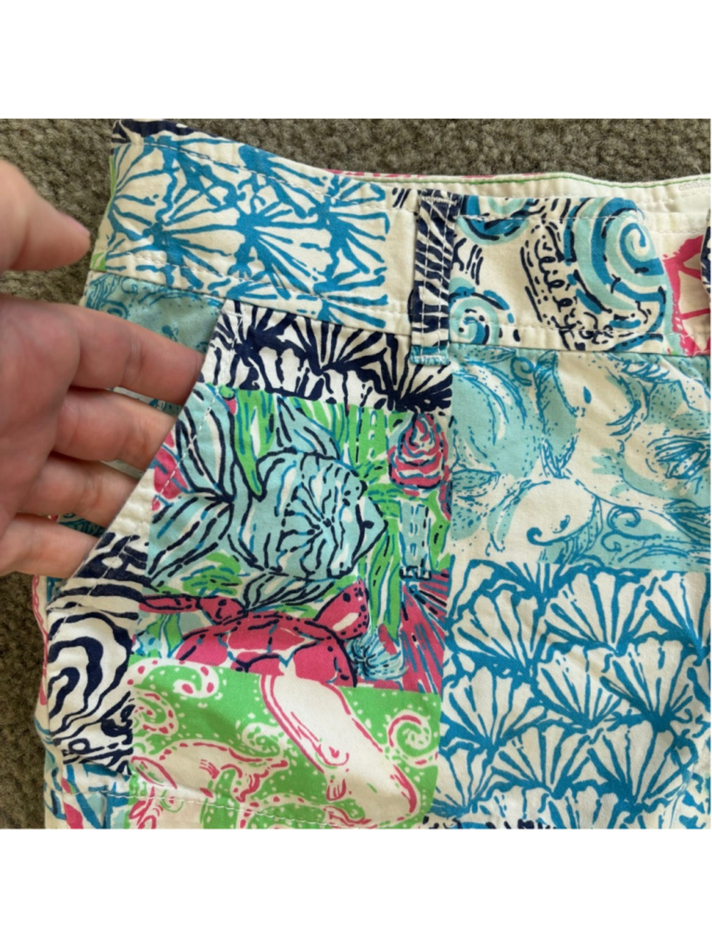 EUC Lilly Pulitzer 2014 The Walsh Short Oysterville Patch | Size 8 - Picture 2 of 7